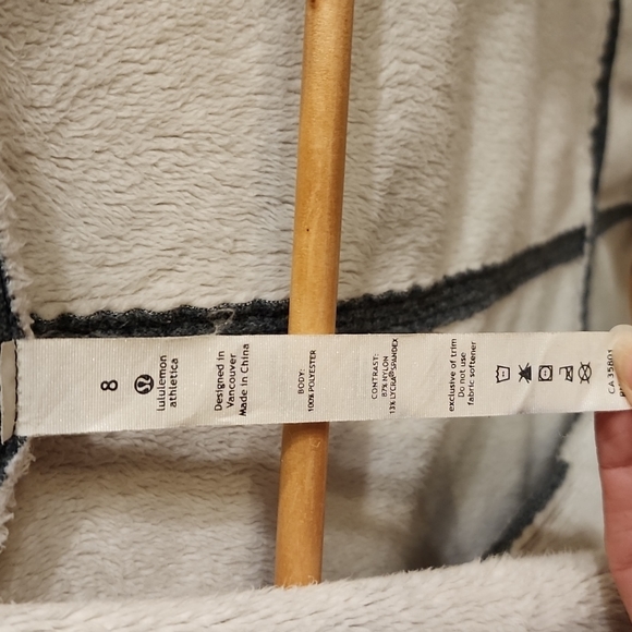 Lululemon wrap jacket - Picture 4 of 7